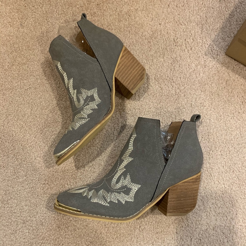 New! Mi.iM Western Inspired Ankle Bootie